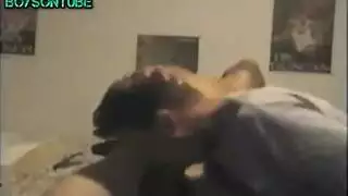 أعضاء الأخوية يختبرون تبادل أجسام إباحي كامل