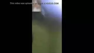 نجم إباحي بالجلد يهيمن على صديقته ب strap on