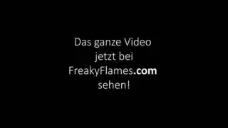 أول جماع جماعي للمراهقة النحيلة: قطار الحي يجري عليها