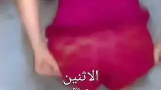 فتاة عربية عارية تمامًا جسد مذهل ومؤخرة دائرية ضخمة