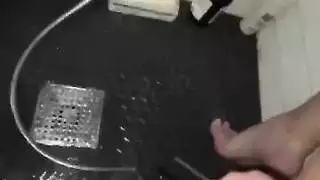 الاستمناء لجسم مراهقة ضيق قبل أن تستحم