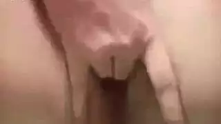 قررت امرأة شقراء مذهلة أن تصبح ناقتيا، لأنها تحب الطريقة التي تقوم بها بذلك