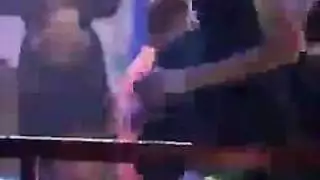 الجميلة الهواة كريستين تخلع ملابسها وتظهر فرجها