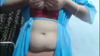 فيديو عربي إكس إكس إكس: ثدي ممتلئ على امرأة مصرية مثيرة