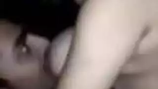 قبلات ومص صدور متحركة