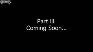 مشهد إباحي: شقراء ترتدي ملابس داخلية تركيب لعبة سميكة