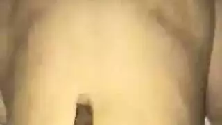 بورنو ليلي: مؤد أسود يمارس الجنس بقوة مع فتاة نائمة