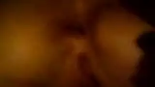 استمناء لقضيبه الكبير حتى يضخ فوضى ساخنة