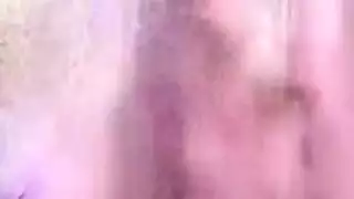 فاتنة اللاتكس والدمية المطاطية في ثنائي صارم مع أليكسيس