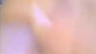 عمود سميك يدمر كساً يقطر سوائل