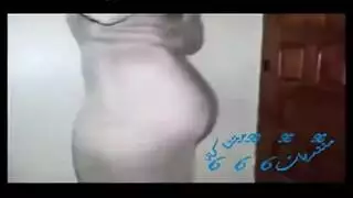 شريط جنس عربي صريح: من رقص مثير إلى وضعية كلابي عنيف