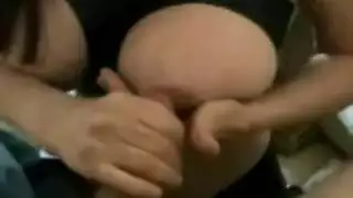 امرأة أكبر تدفع لصديق ابنها لتصوير فيلم بورن حمار جامح