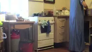 خادمة مسلمة تأخذ مضاجعة شرجية قاسية من رئيسها في المطبخ