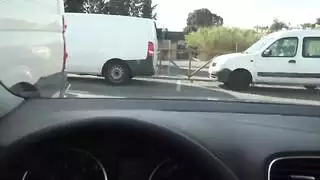 قضيب فموي في سيارة فتاة مسلمة وجنس بين الأعراق في فرنسا