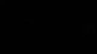 ميلف مهيمنة ملونة تتولى المسؤولية في حفلة مص جماعية إباحية قاسية