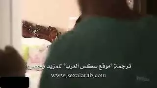 صيني حيحان يستدبر طيز اخته الجميلة ويدخل زبه في كيلوتها ويتحرش بها وهي