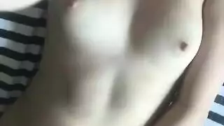 جماع جماعي لطالبة في عيد ميلادها مع قضيبين قاسيين