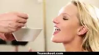 فتيات مراهقات ساخنات مرتديات الجوارب مونتاج جنس قاسي