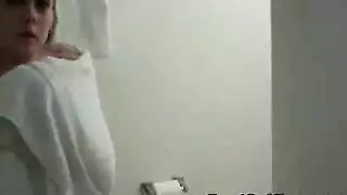 مص خارجي يؤدي إلى قذف وجهي ضخم على الشقراء