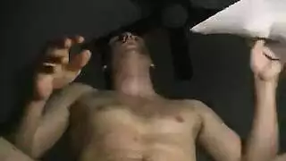 شريط جنسي مثير: فرجها المتلهف يطلب قضيبه