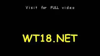 إباحي: مداعبة شرج الشقراء وإثارة مهبلها