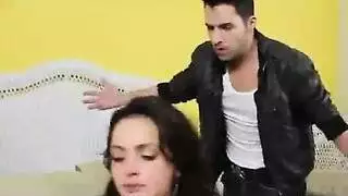 ابو عضلات الوسيم