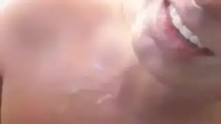 نائب الرئيس على الثدي الكرة الرفس البريء