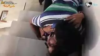 مشهد إكس إكس إكس: فتاة هندية ذات أثداء ضخمة تأخذ قضيبًا