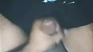 عذراء ساذجة تجمّع قذف داخلي في جنس جماعي
