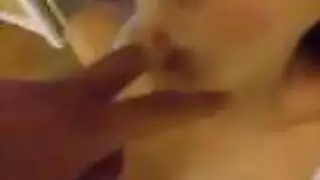 ربة منزل عربية تقليدية ثقب مزدوج وعربدة جماعية