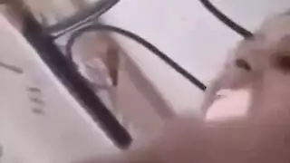 مصرية تأخذ شرجياً قاسياً وتطلب قذفاً في حلقها