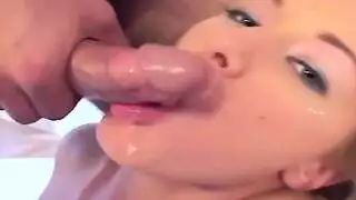 ملكة الكعب العالي تركب القضيب حتى القذف الداخلي