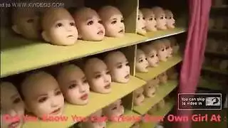قضيب جديد يدخل فتاة آسيوية على طاولة المساج