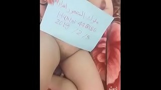 فتاة عربية قمة في التحرر تتناك و تعرض رقم هاتفهافي فيديو سكس