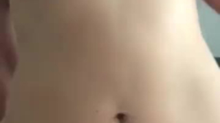 لطيف الآسيوية اللعب هنا