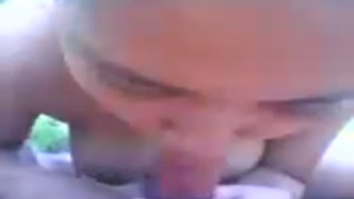 يقذف في كسها